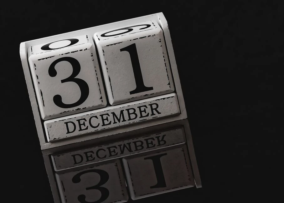 책상 위 12월 31일 달력