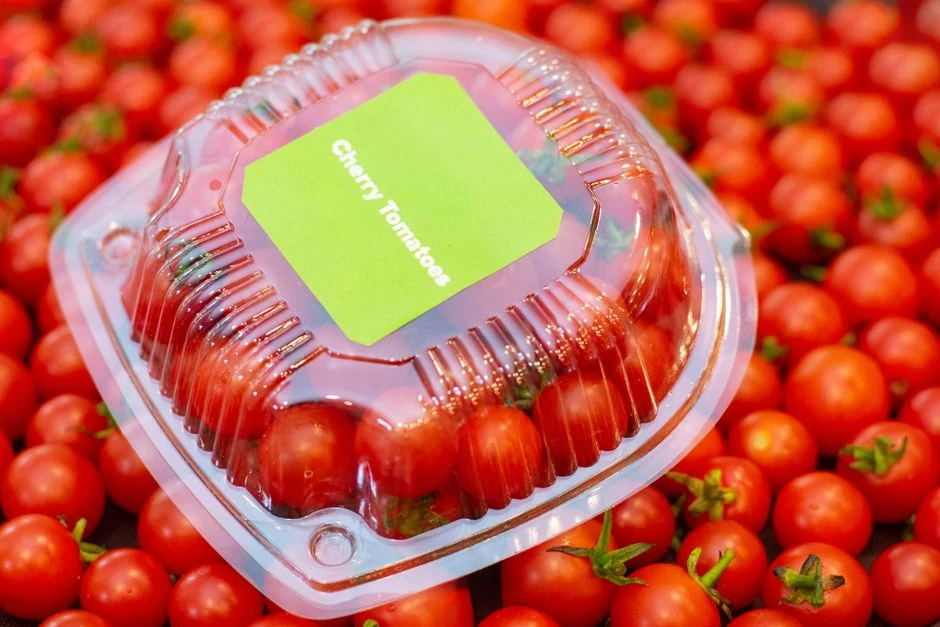 포장에 라벨이 붙은 방울토마토